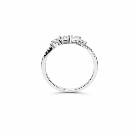 Zahrah Leaf Ring