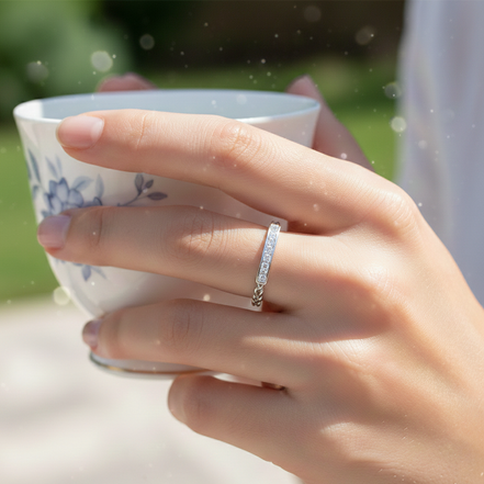 Elara Chain Bar Ring